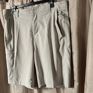 Columbia Men's Light Khaki Cargo Shorts